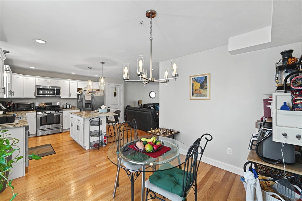 140 N Walker St 414