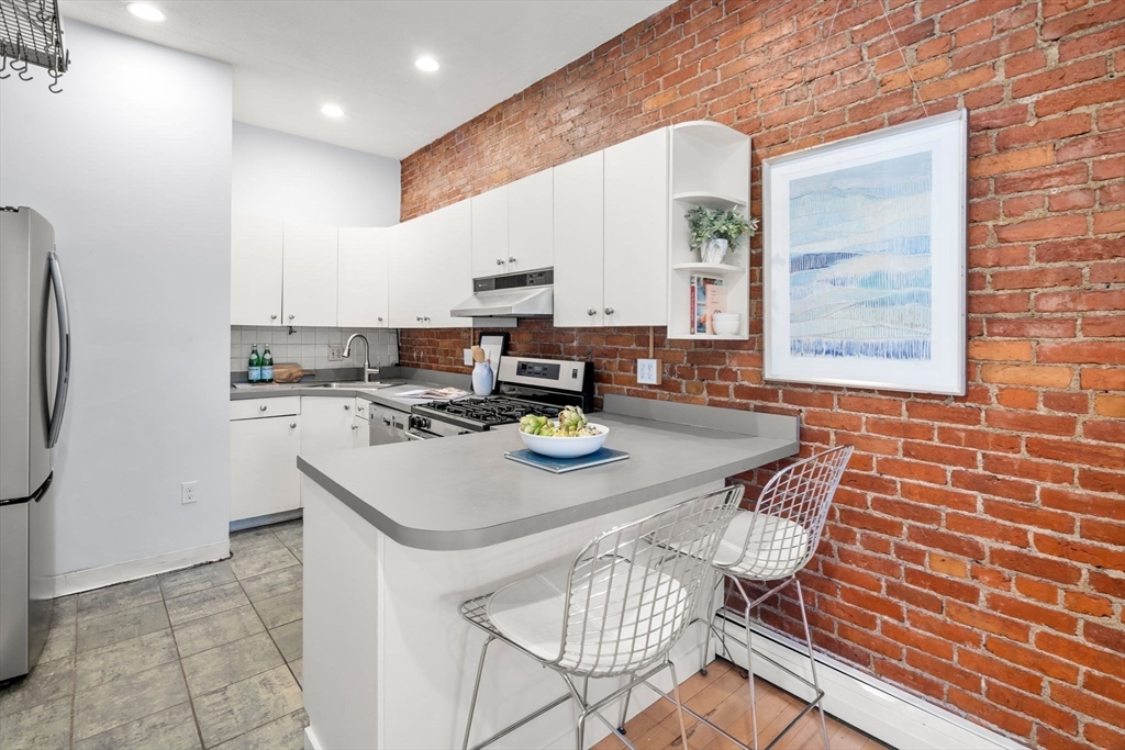 195 Saint Botolph Street 1A