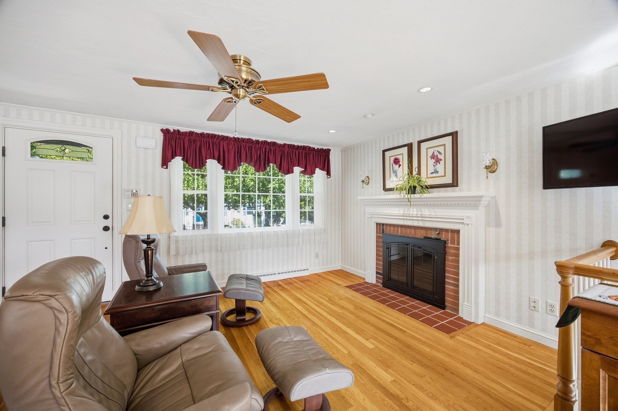 17 Grove Ave, Holbrook, MA Photo #10