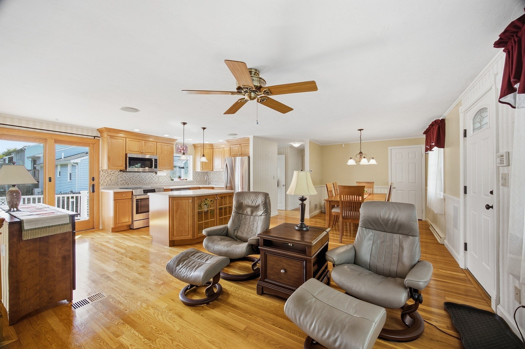 17 Grove Ave, Holbrook, MA Photo #9