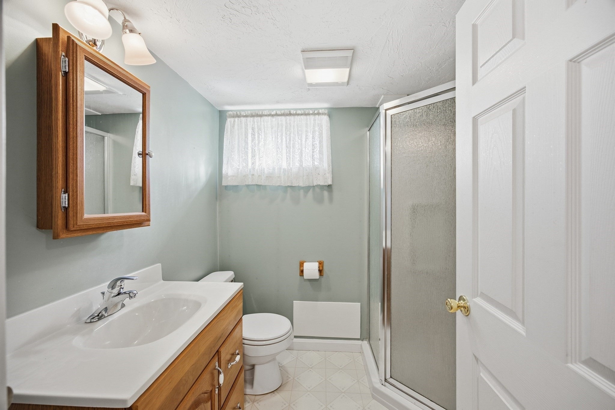 17 Grove Ave, Holbrook, MA Photo #24