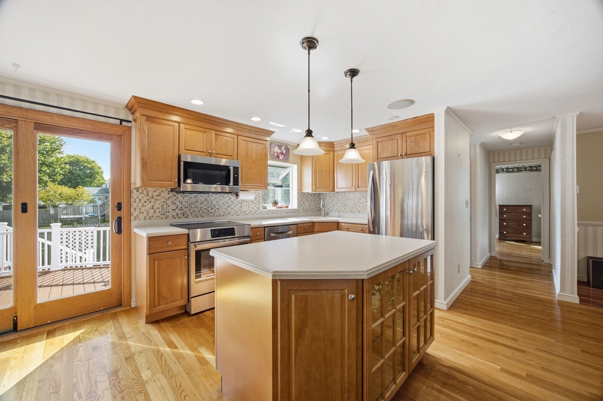 17 Grove Ave, Holbrook, MA Photo #4