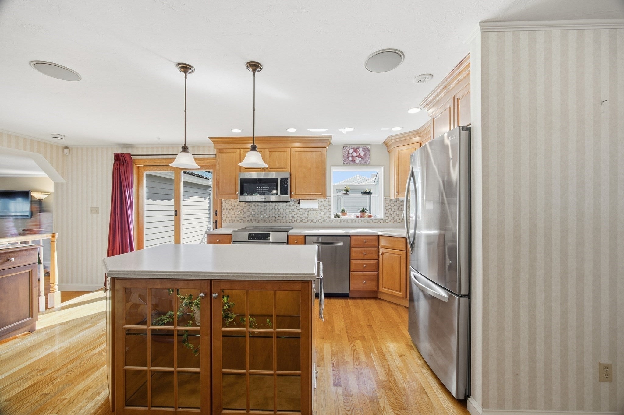 17 Grove Ave, Holbrook, MA Photo #3