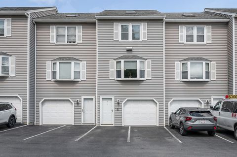 Photo of 95 Tennis Plaza Rd #7, Dracut, MA 01826 (MLS # 73543005)