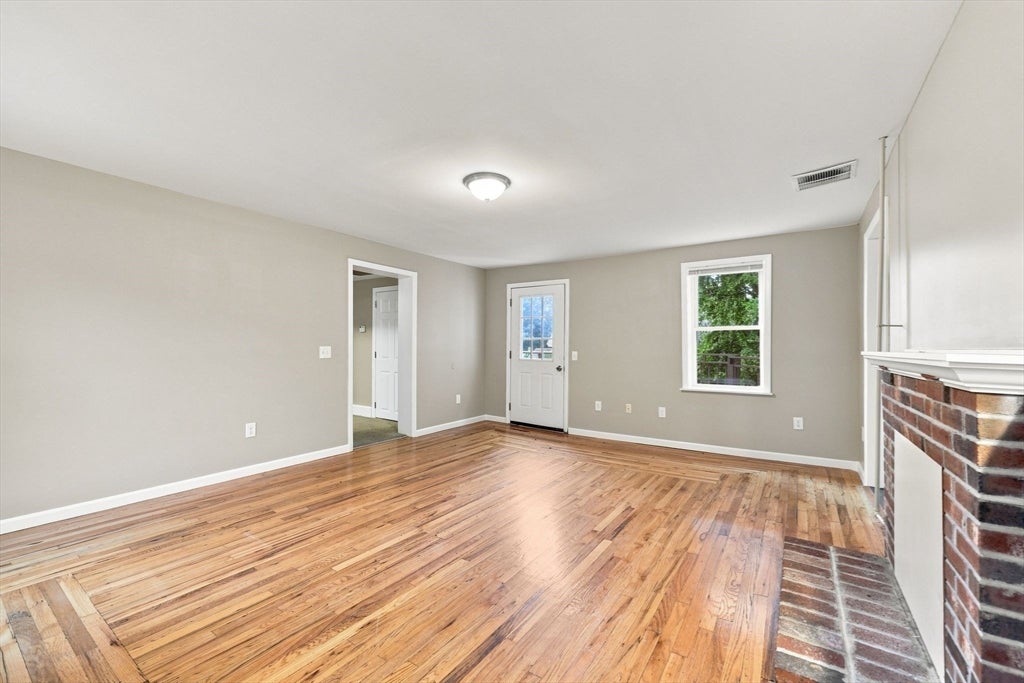 5 Princeton St, Westfield, MA, 5 Princeton St, Westfield, MA Photo #5