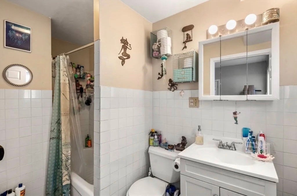 35 Circular St #2, North Attleboro, MA, 35 Circular St #2, North Attleboro, MA Photo #5