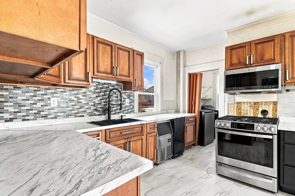 294 Weld St