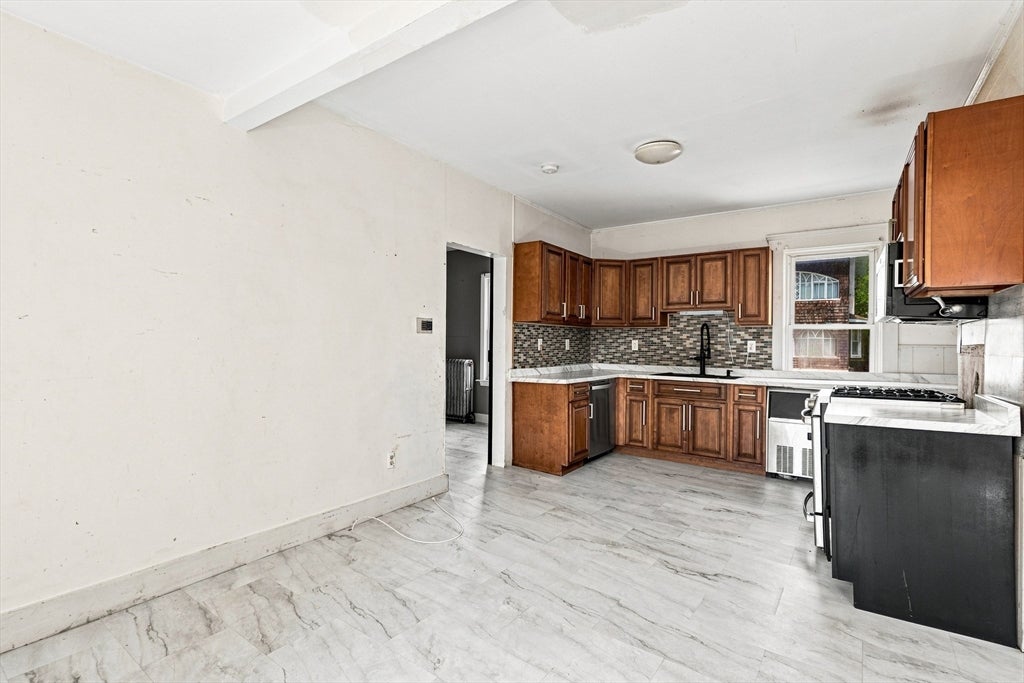 294 Weld St