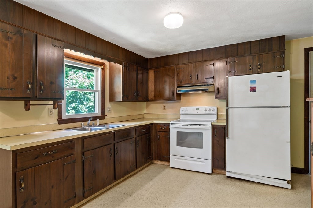 39 Grant Street, Attleboro, MA, 39 Grant Street, Attleboro, MA Photo #6