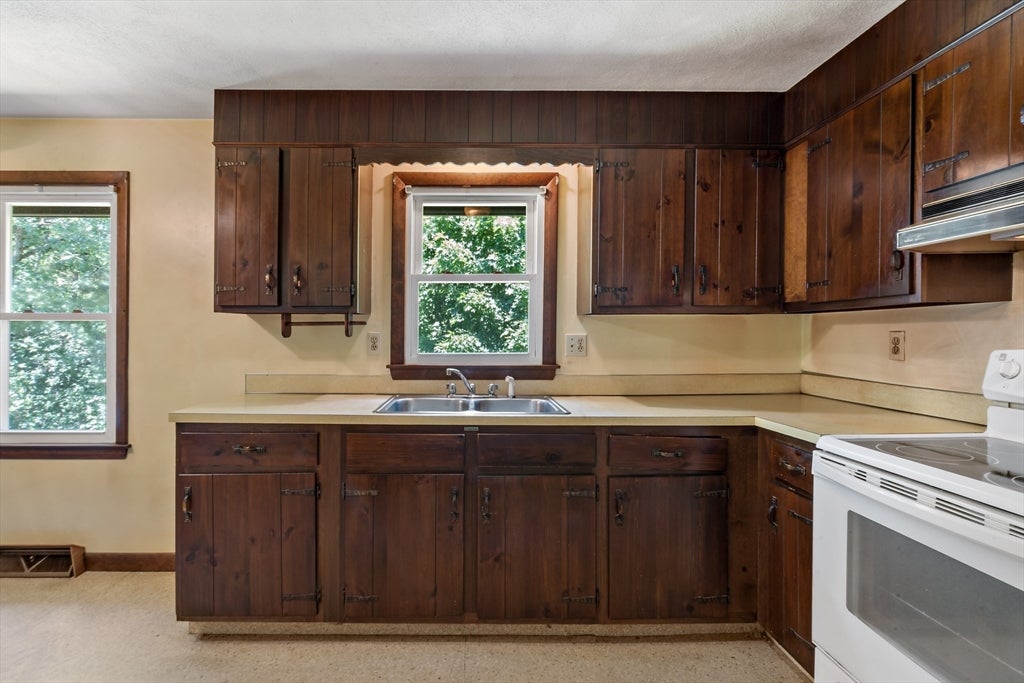 39 Grant Street, Attleboro, MA, 39 Grant Street, Attleboro, MA Photo #5