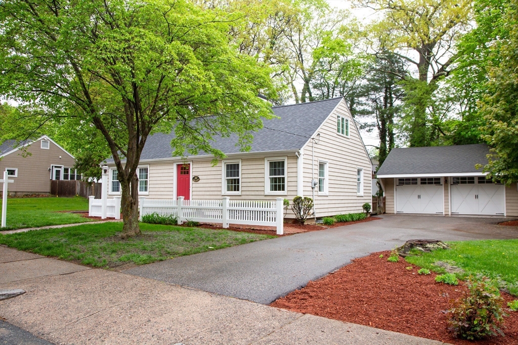 30 Veery Rd