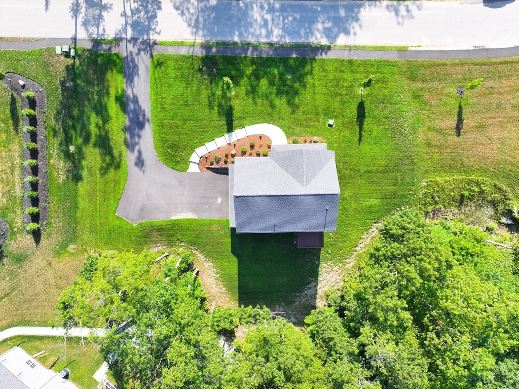 12 Oriole Dr