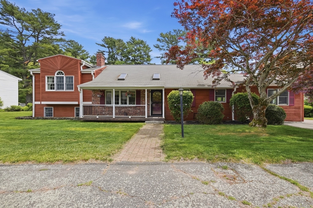 84 Patricia Ln