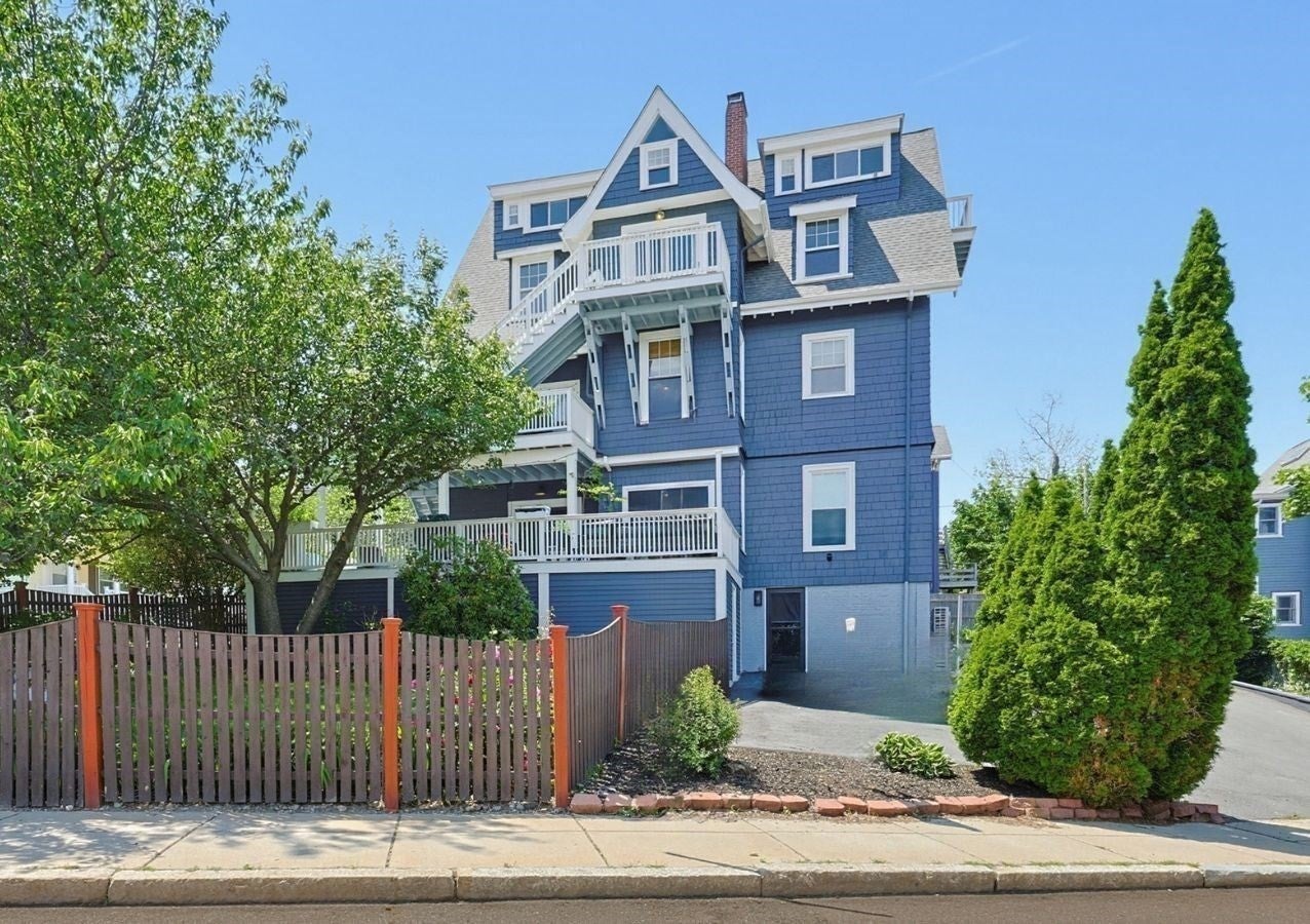 51 Sawyer Avenue