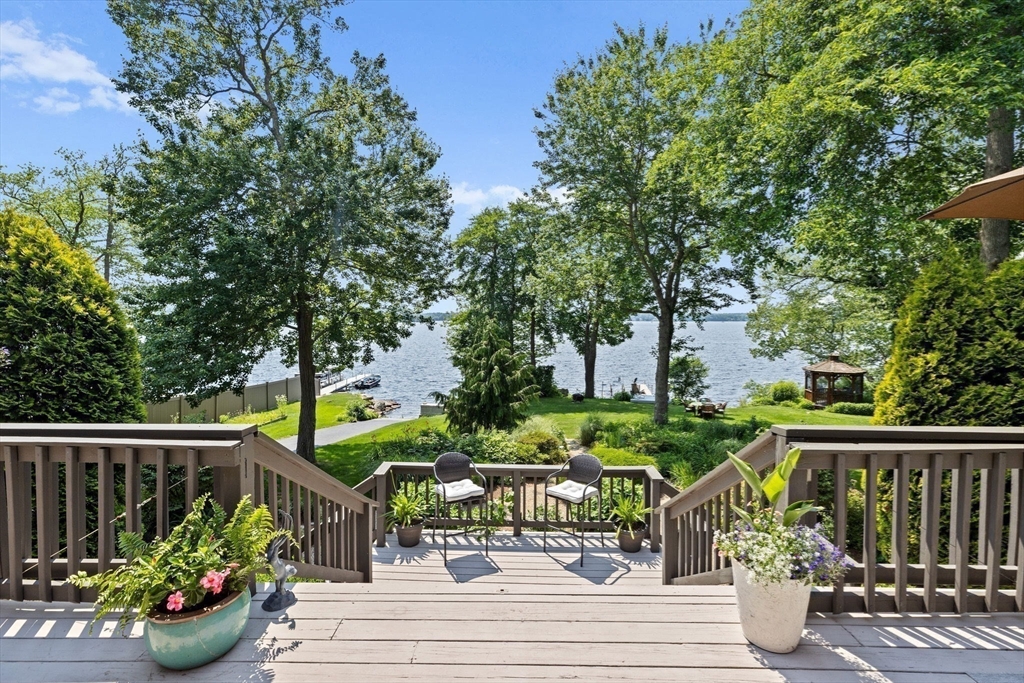 253 Middleboro Rd