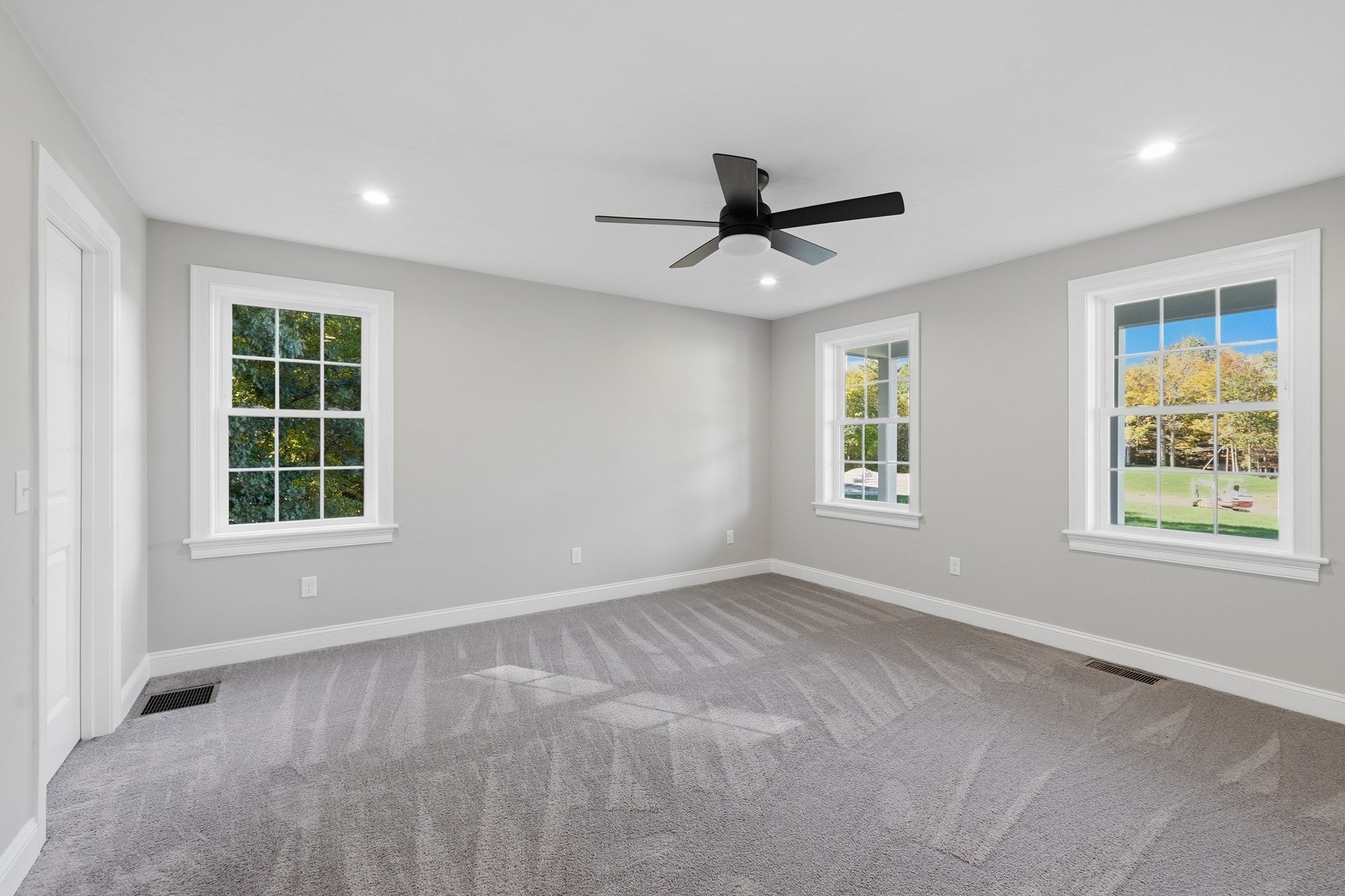 126 Townsend Harbor Rd, Lunenburg, MA, 126 Townsend Harbor Rd, Lunenburg, MA Photo #17