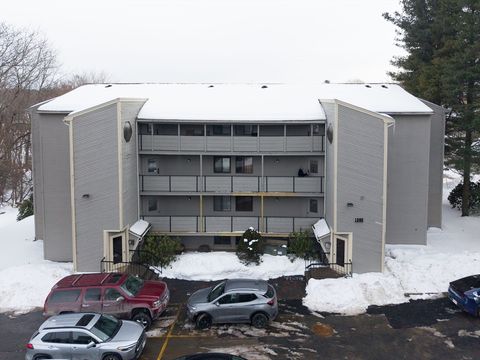 Photo of 1195 Grafton St #19, Worcester, MA 01604 (MLS # 73476401)