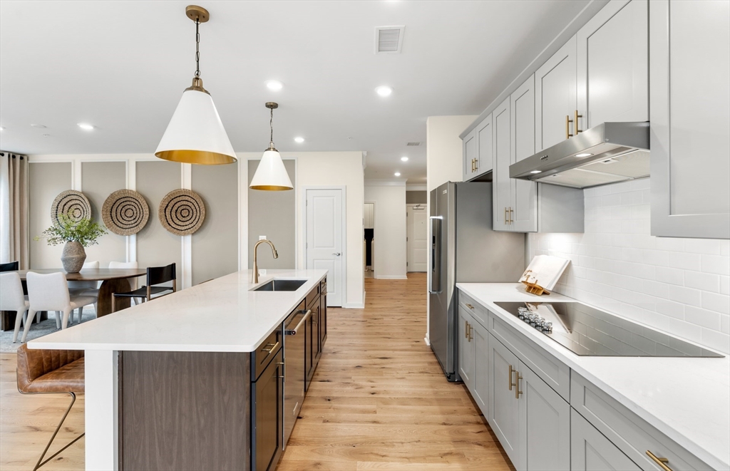 320 Martins Landing 407