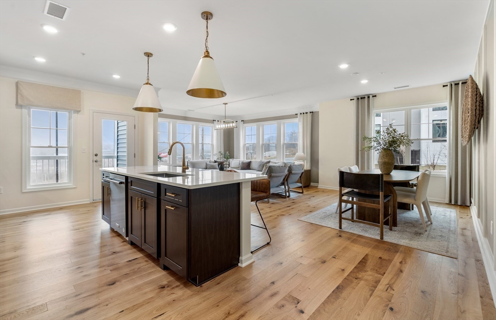 320 Martins Landing 407