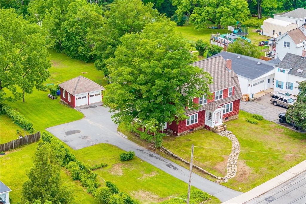 936 Main St