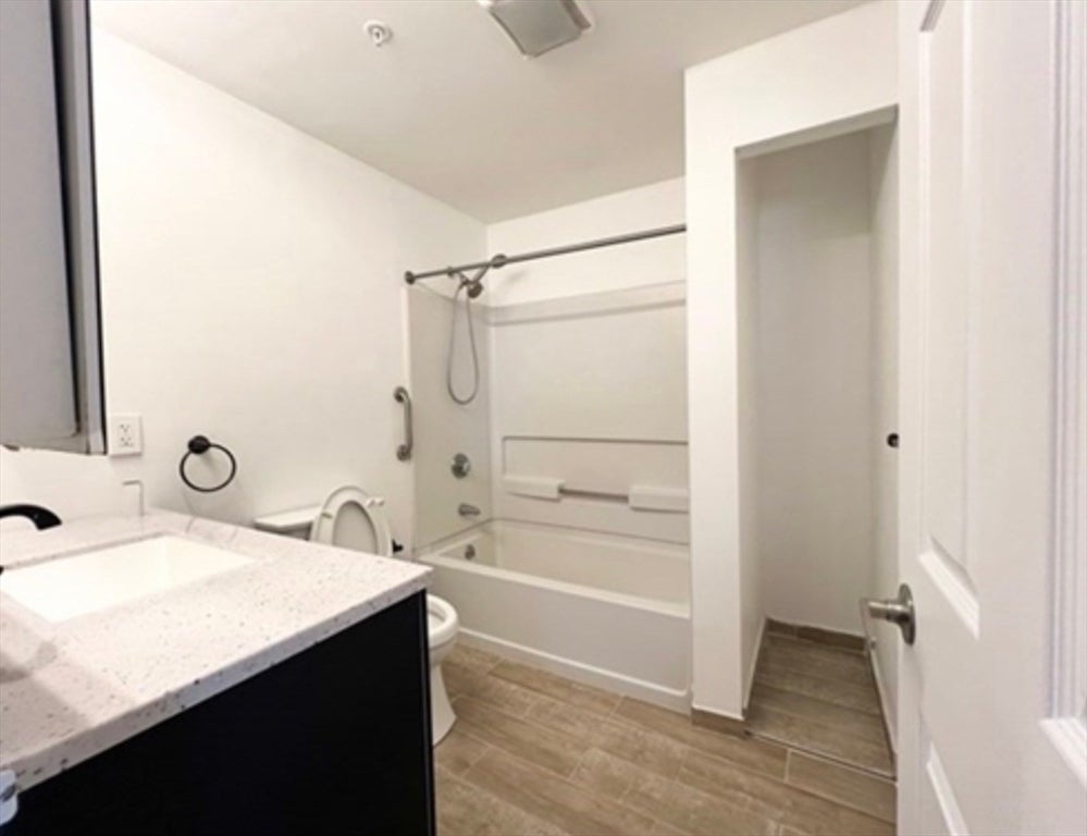 382 Ocean Ave #407, Revere, MA Photo #8