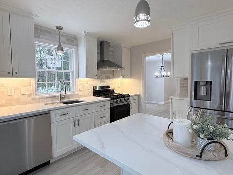 31 Bellwood Cir 31 Bellingham MA 02019