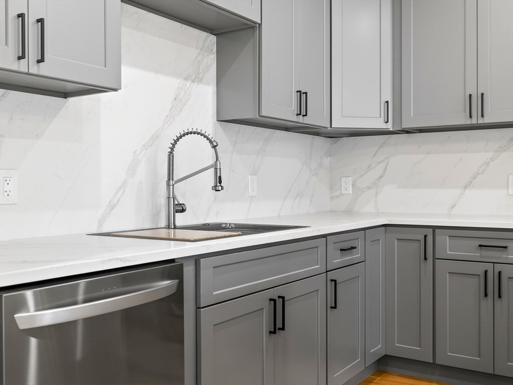 60 Stanley Street 202