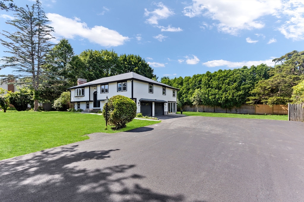 19 Cushing Rd