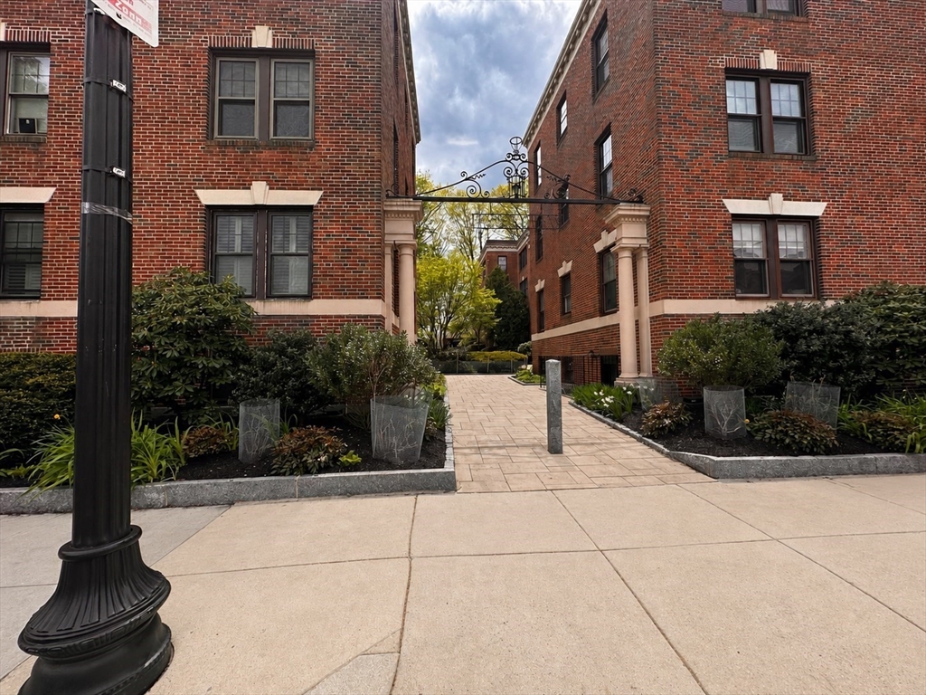 1982 Commonwealth Ave #4, Boston, MA Photo #17