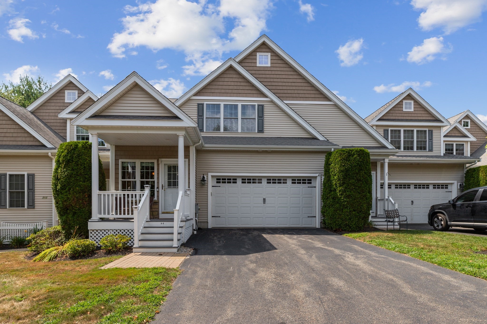 Photo of 1 Pine Ridge Dr, Medway, MA