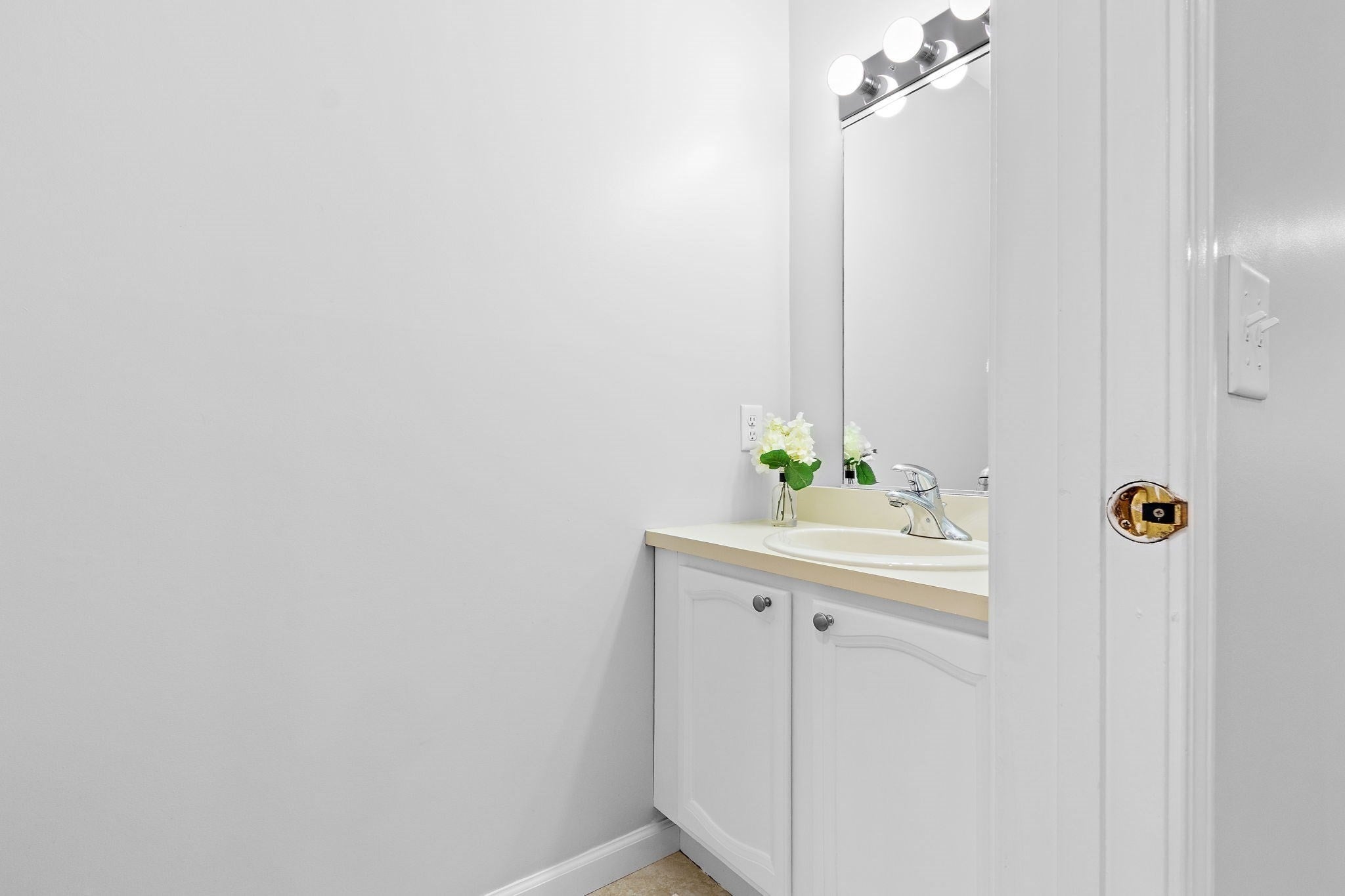 608 Maple Brook Rd #608, Bellingham, MA, 608 Maple Brook Rd #608, Bellingham, MA Photo #15