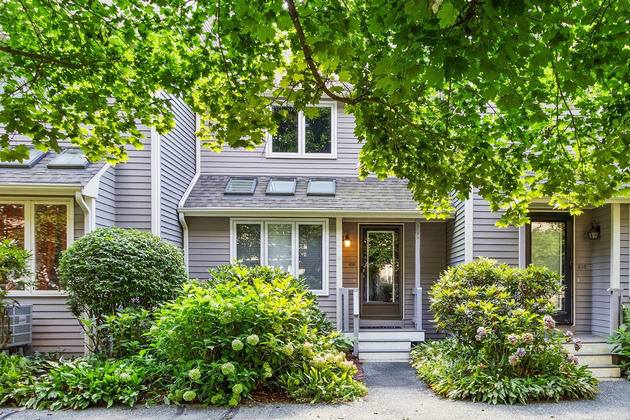 Photo of 608 Maple Brook Rd, Bellingham, MA