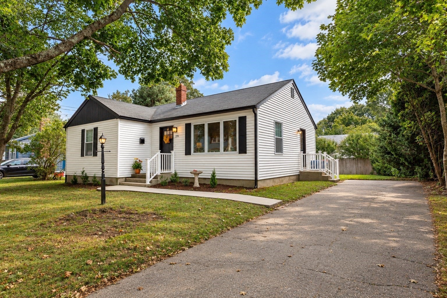 279 Caroline St