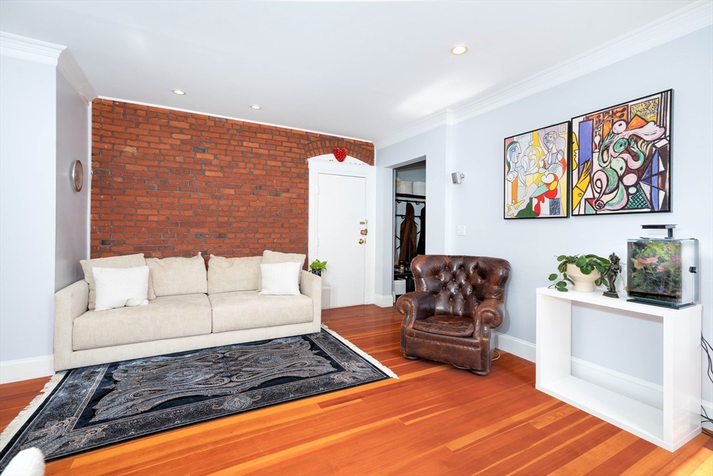 1064 Beacon St 12A