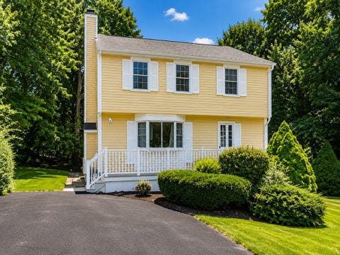 Photo of 2 Mayflower Circle, Shrewsbury, MA 01545 (MLS # 73547647)
