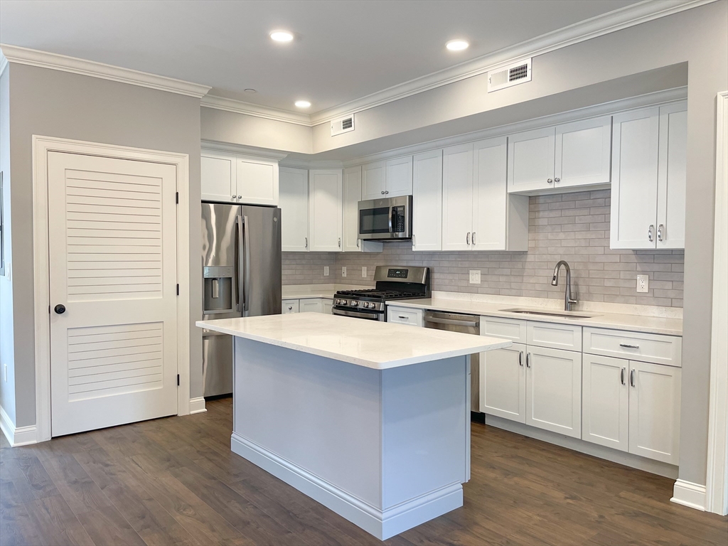 862 Washington St #3, Norwood, MA, 862 Washington St #3, Norwood, MA Photo #1
