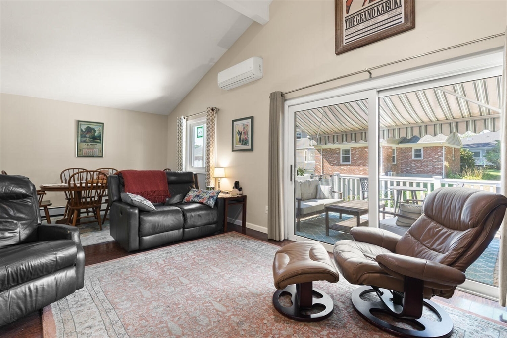 93 Edgemere Blvd 93