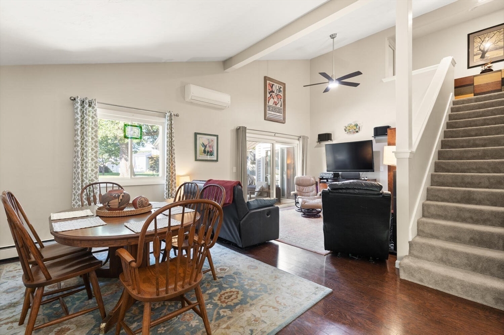 93 Edgemere Blvd 93