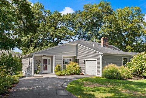 93 Edgemere Blvd 93 Shrewsbury MA 01545