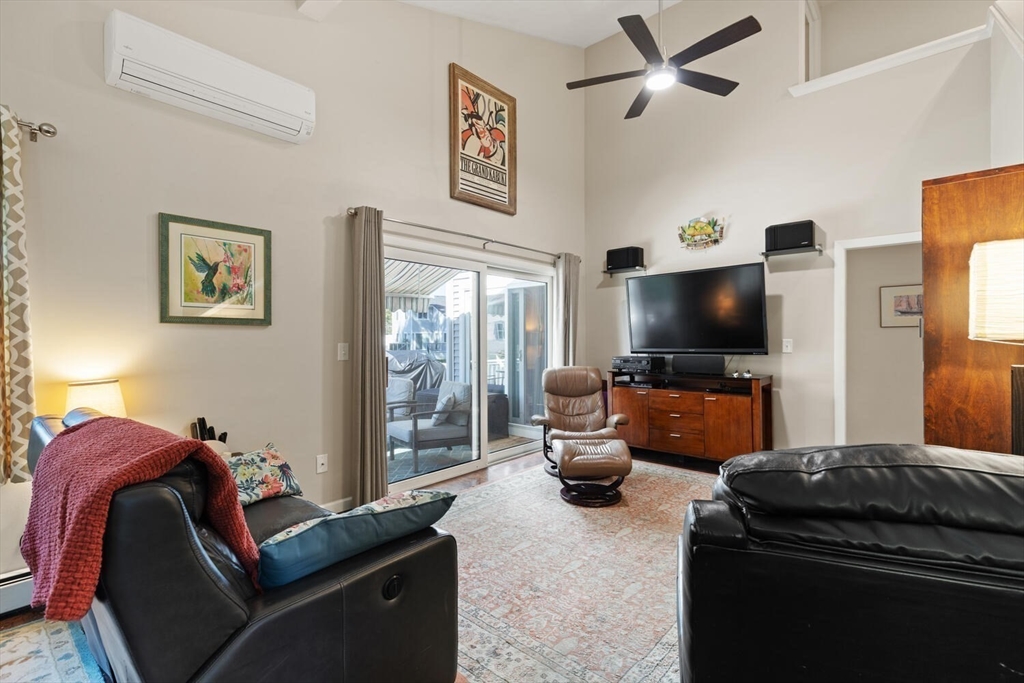 93 Edgemere Blvd 93