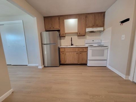 83 Pleasant St 2-4 Marlborough MA 01752