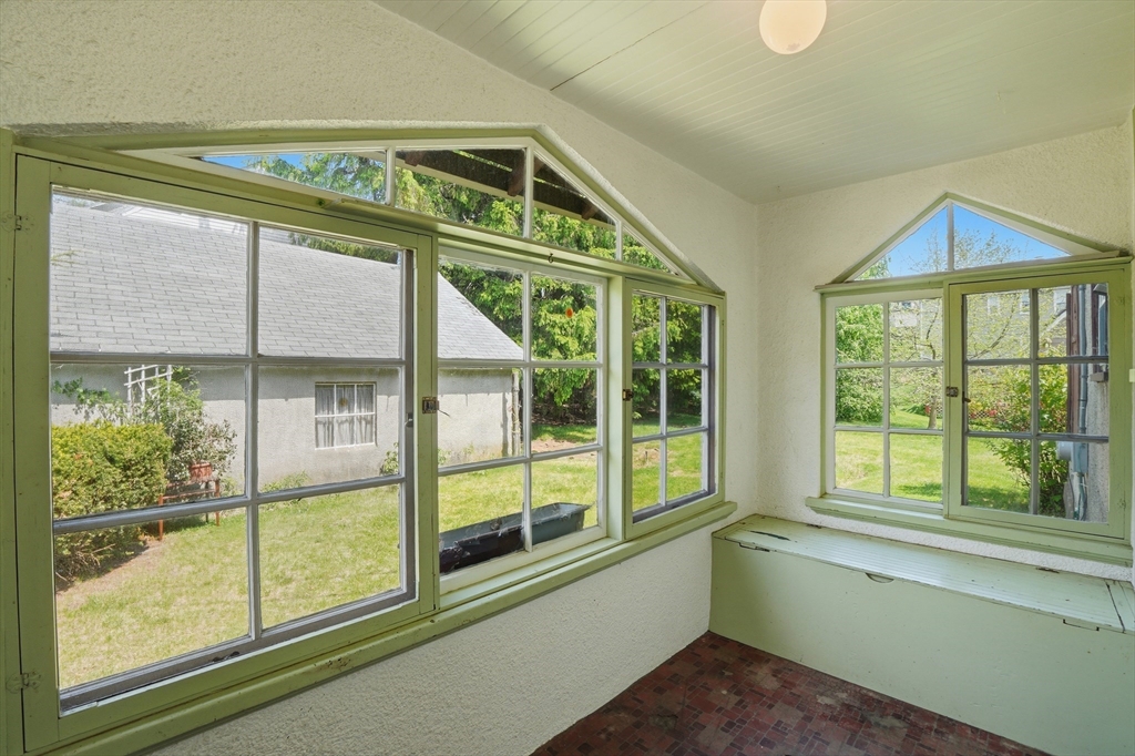 2 Jeppson Avenue