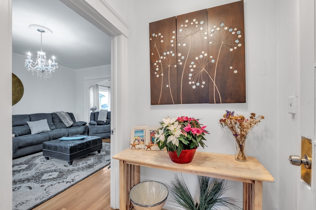 25 N Woodford Street