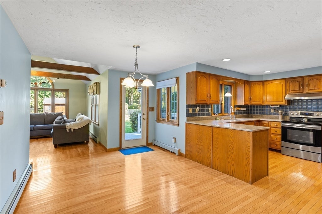 20 Country Farm Rd