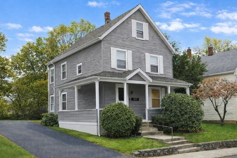 Photo of 58 Bennett St #1, Wakefield, MA 01880 (MLS # 73487052)