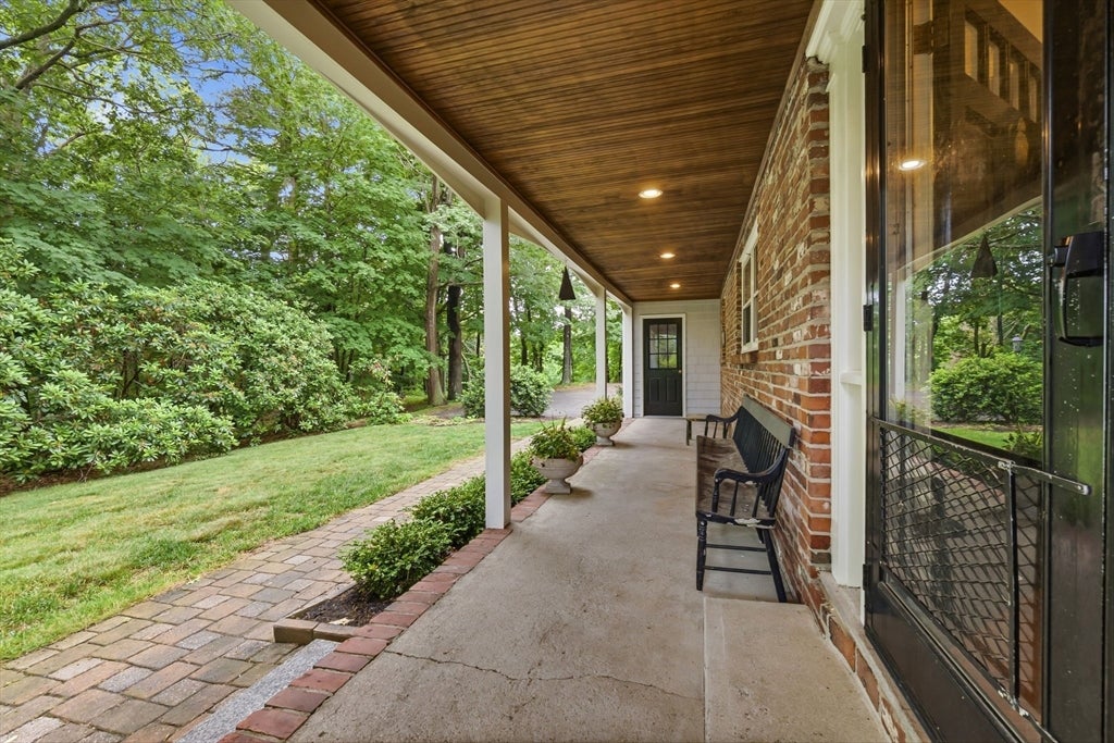 11 Pickman Rd