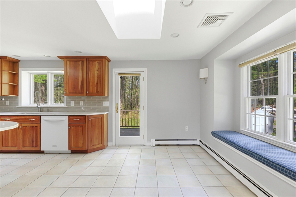 15 May Elm Ln, Norwell, MA Photo #11