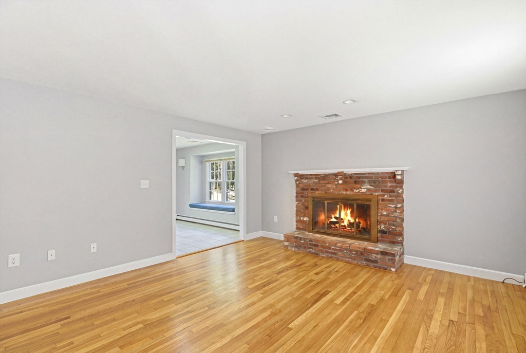 15 May Elm Ln, Norwell, MA Photo #13