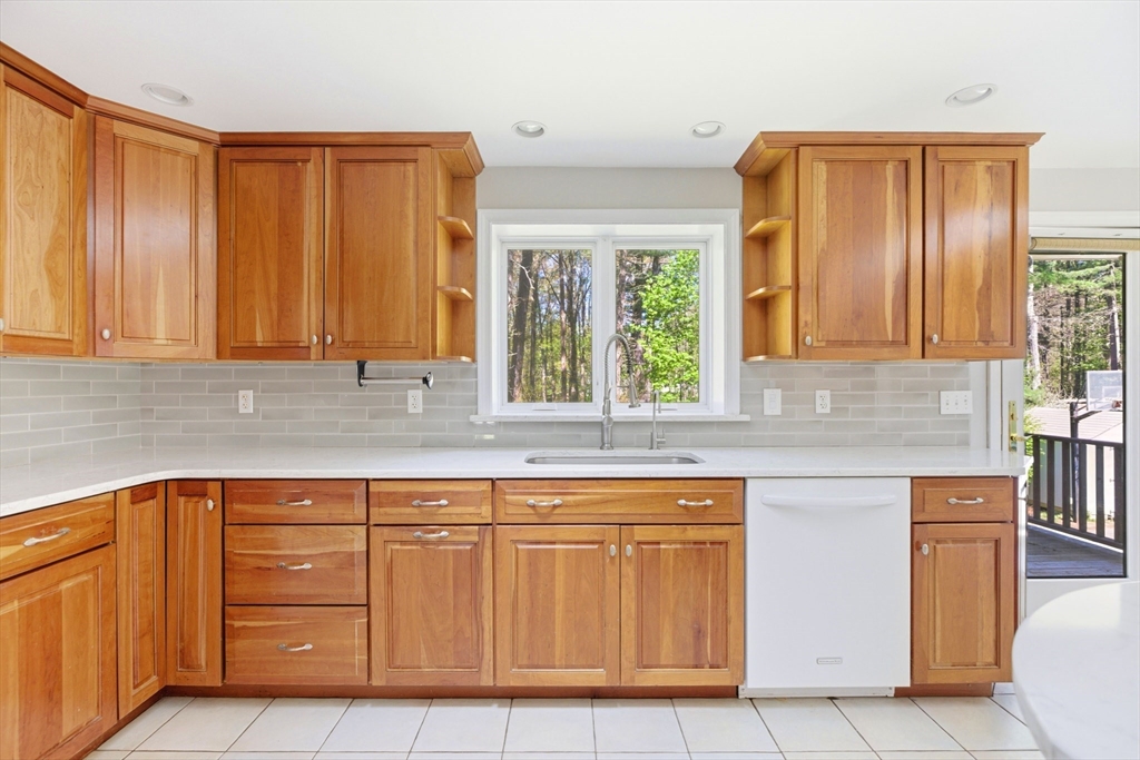 15 May Elm Ln, Norwell, MA Photo #8