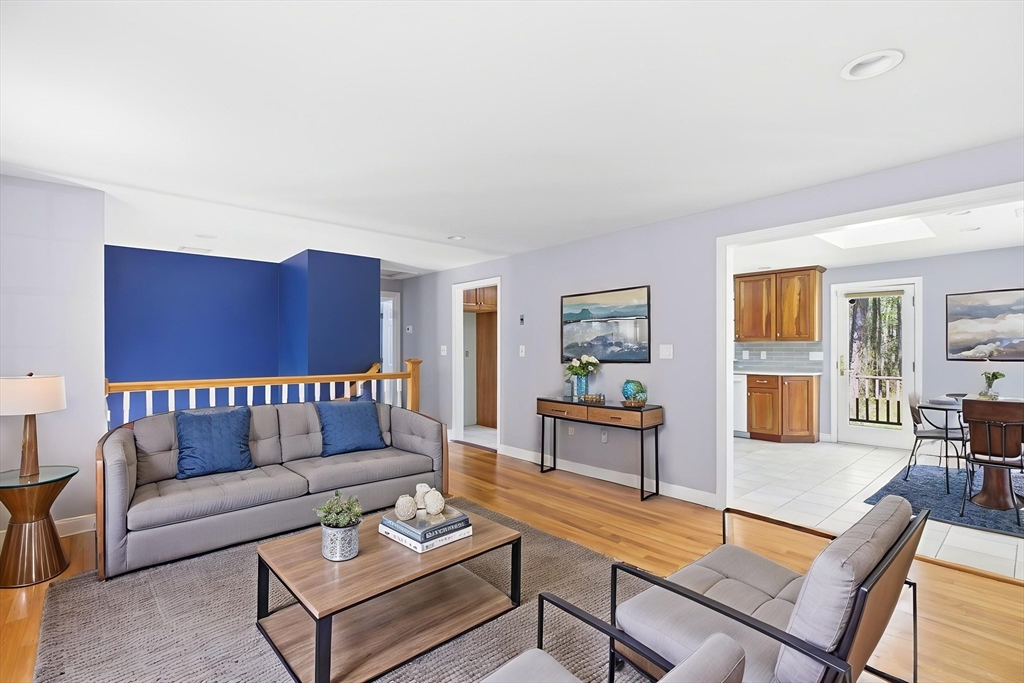 15 May Elm Ln, Norwell, MA Photo #4
